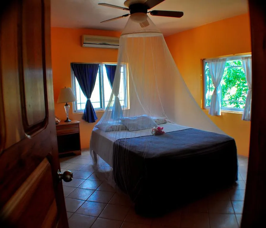 Jah Freedom Hotel Negril Guest house